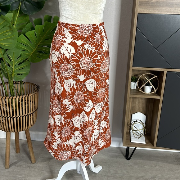 Madewell silk midi slip skirt in sunflower season - Picture 5 of 10